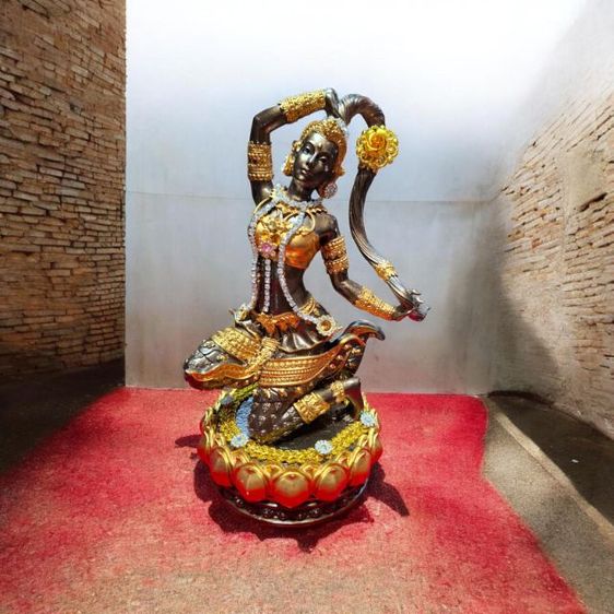 แม่พระธรณี สร้างจากแร่เหล็กน้ำพี้ รูปที่ 2