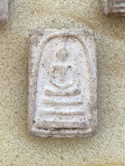 10.พระสมเด็จพิมพ์ใหญ่