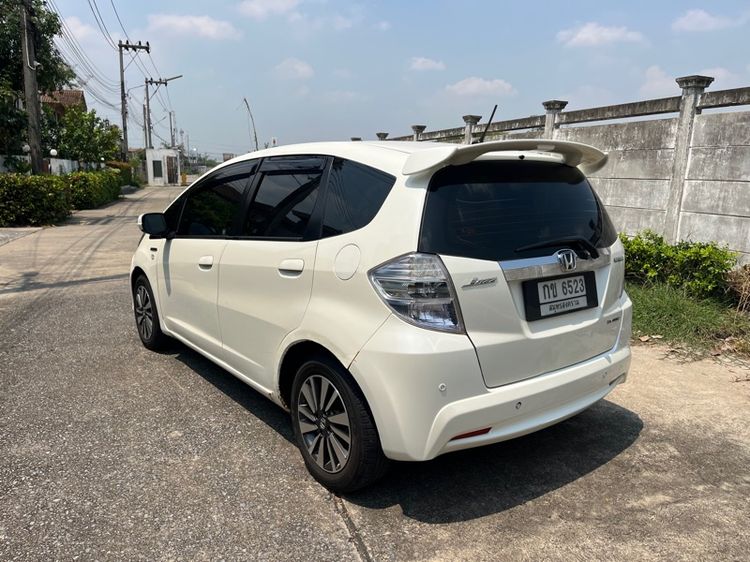 Honda Jazz 2012 1.3 Hybrid Sedan ไฮบริด เกียร์อัตโนมัติ ขาว รูปที่ 3