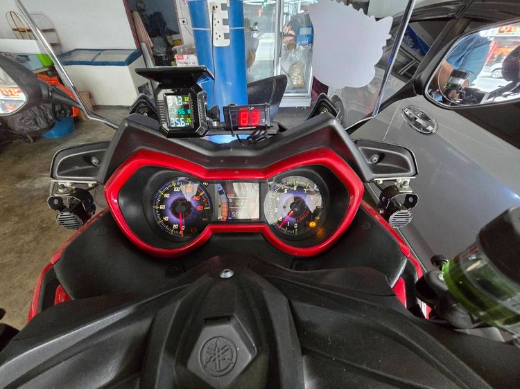 xmax 300 รูปที่ 4