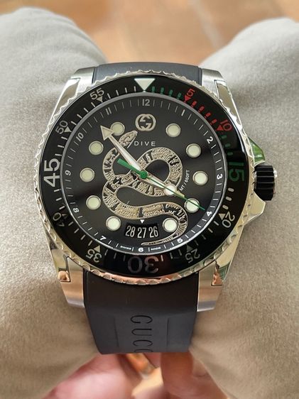 ดำ GUCCI Dive Black Silver Snake Motif Dial Rubber Strap Quartz Men's watch YA136217