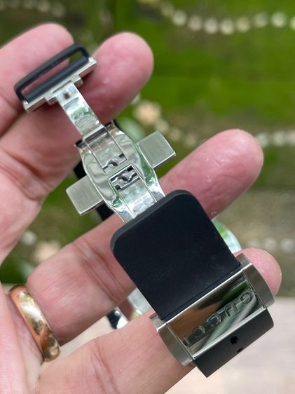 GUCCI Dive Black Silver Snake Motif Dial Rubber Strap Quartz Men's watch YA136217 รูปที่ 14