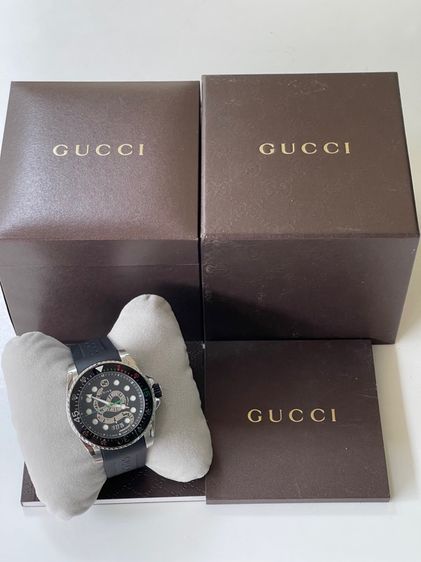 GUCCI Dive Black Silver Snake Motif Dial Rubber Strap Quartz Men's watch YA136217 รูปที่ 2