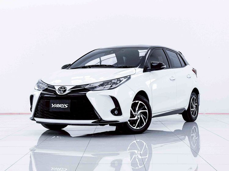 รถ Toyota Yaris 1.2 Sport Premium สี ขาว