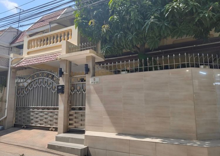 ตกแต่งครบ บ้านทาวเฮาส์ 2 ชั้น ใกล้ MRT จรัญ13 