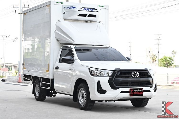 รถ Toyota Hilux Revo 2.4 Entry สี ขาว