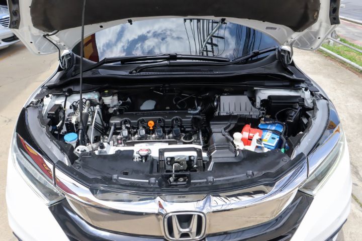 Honda HR-V 2021 1.8 EL Utility-car เบนซิน เกียร์อัตโนมัติ ขาว รูปที่ 4