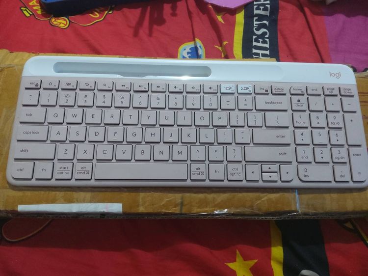 Logitech K580