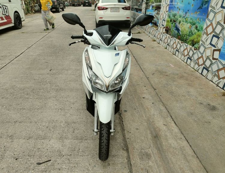 🛵ยังไงก็ขาย CLICK125 i ปี 56 เครื่องดี สีสวย สตาร์ทมือ เล่มชุดโอนครบ+เปลี่ยนถ่ายน้ำมันเครื่องฟรี ส่งฟรี30 ก.ม รูปที่ 4