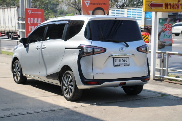 Toyota Sienta 2021 1.5 V Utility-car เบนซิน เกียร์อัตโนมัติ บรอนซ์เงิน รูปที่ 4