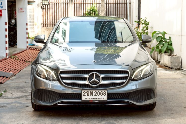Mercedes-Benz E-Class 2020 E220 Sedan ดีเซล ไม่ติดแก๊ส เกียร์อัตโนมัติ เทา รูปที่ 3