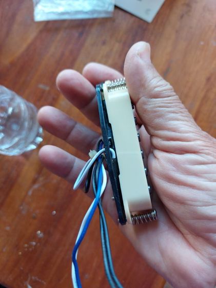 ปิคอัพกีต้าร์ single coil Alnico 5 (neck และ middle) รูปที่ 9