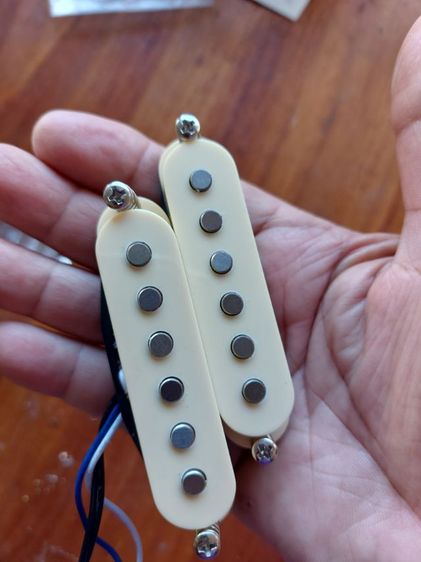 ปิคอัพกีต้าร์ single coil Alnico 5 (neck และ middle) รูปที่ 8