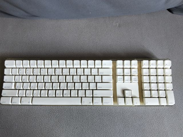 ขอขาย Keyboard apple wireless รุ่น A1016 ใช้ถ่าน4ก้อน สภาพดียังใหม่ใช้ได้ทุกเม็ดไม่มีเสียไฟมาปกติทดลองมาเรียบร้อยแล้ว รูปที่ 3