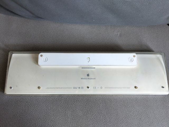 ขอขาย Keyboard apple wireless รุ่น A1016 ใช้ถ่าน4ก้อน สภาพดียังใหม่ใช้ได้ทุกเม็ดไม่มีเสียไฟมาปกติทดลองมาเรียบร้อยแล้ว รูปที่ 4