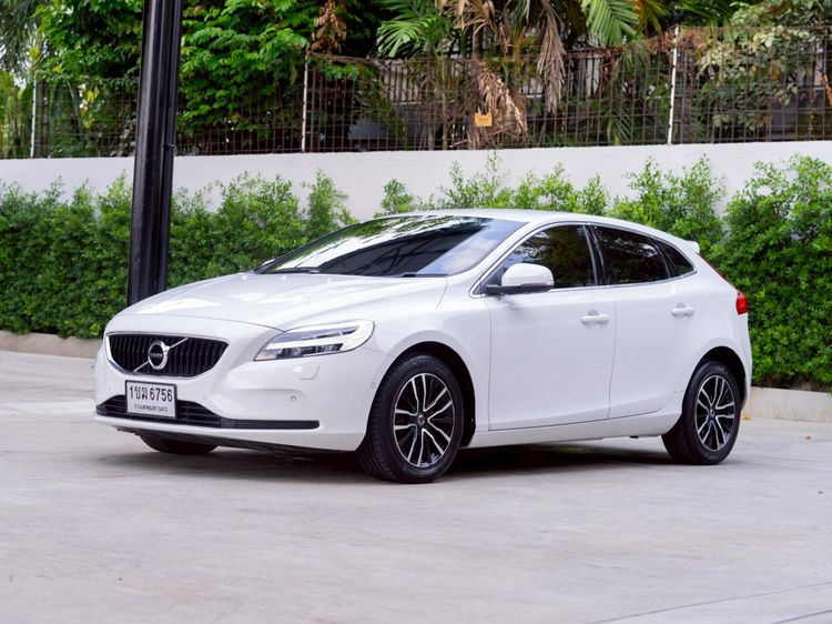 Volvo V40 2017 2.0 T4 Sedan เบนซิน ไม่ติดแก๊ส เกียร์อัตโนมัติ ขาว รูปที่ 3