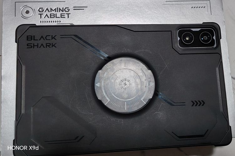 ยี่ห้ออื่นๆ 128 GB black shark gaming tablet 8.8พร้อมตัวอุปกรณ์
