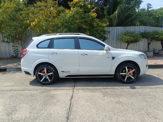 Chevrolet Captiva 2011 2.0 LTZ 4WD Van ดีเซล ไม่ติดแก๊ส เกียร์อัตโนมัติ ขาว รูปที่ 4