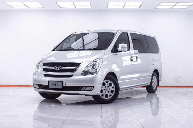 รถ Hyundai H-1  2.5 Maesto Deluxe สี เทา