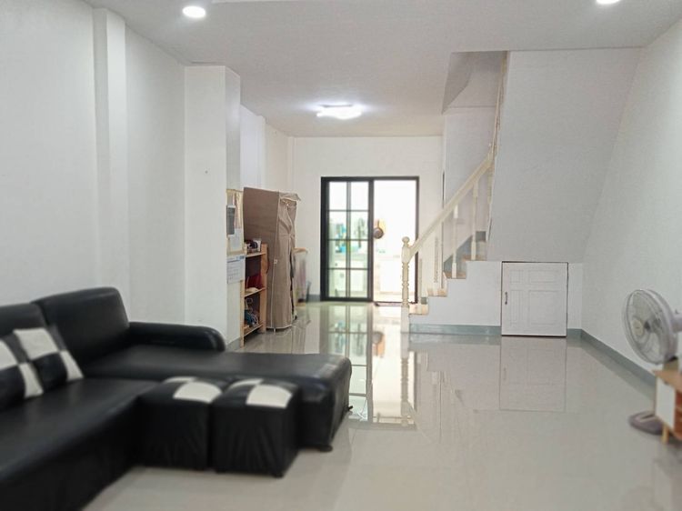 อื่นๆ ตกแต่งครบ 2011 ขายบ้าน ทาวเฮ้าสองชั้น หมู่บ้านดีดีเฮ้าส์ ซอยอยู่วิทยา 5 หนองจอก กรุงเทพ รูปที่ 3