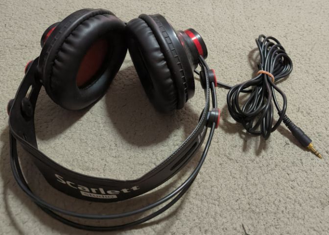 หูฟัง mornitor Scarlett Studio