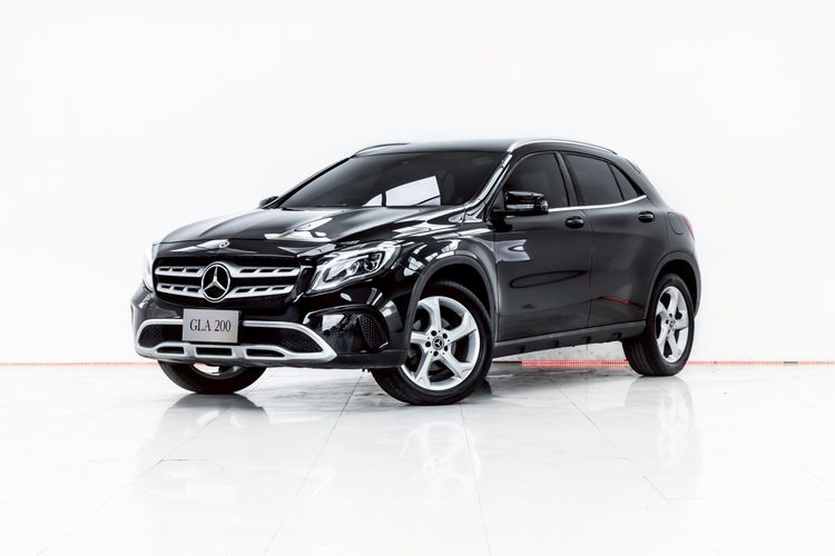 รถ Mercedes-Benz GLA-Class GLA200 สี ดำ