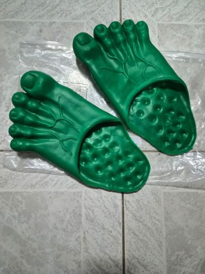 รองเท้าเท้าพี่ยักษ์เขียว Hulk 🟢🦶 ดีไซน์กวนๆ พร็อพปาร์ตี้สุดฮา รูปที่ 4