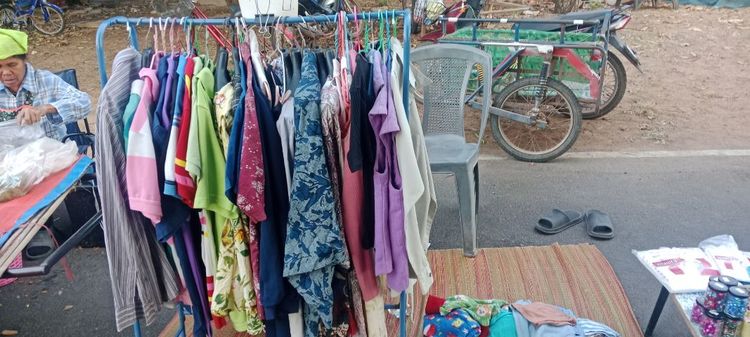 เสื้อผ้ามือ2 รูปที่ 2