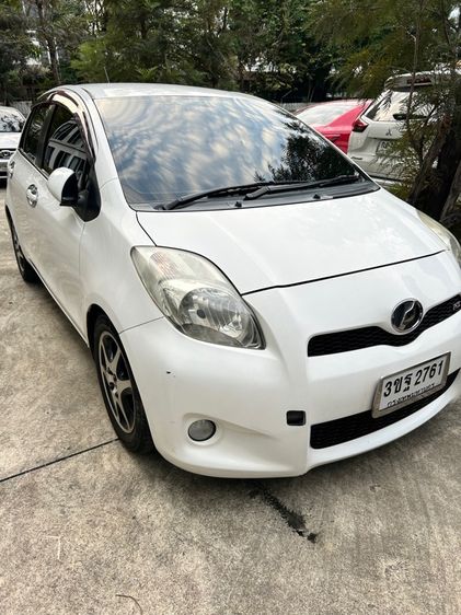 Toyota Yaris 2011 1.5 E Sedan เบนซิน ไม่ติดแก๊ส เกียร์อัตโนมัติ ขาว รูปที่ 2