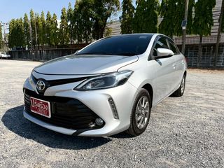 ผ่อน 6xxx Toyota Vios 1.5 Mid เกียร์ออโต้ ปี2021 โตโยต้าวีออสมือสองสภาพดี ราคาถูกประหยัดน้ำมัน