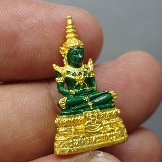 พระแก้วมรกต 3 ฤดู รุ่นเทอดพระเกียรติ เนื้อโลหะเคลือบเขียว เครื่องทรงชุบทอง มหาพุทธาภิเษก ณ วัดพระศรีรัตนศาสดาราม ปี2540 พร้อมกล่องเดิม หายาก รูปที่ 5