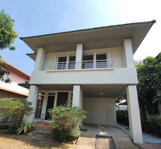 ให้เช่า บ้านเดี่ยว ติดเลียบด่วนเอกมัยรามอินทรา ประดิษฐ์มนูธรรม ใกล้โรงเรียนนานาชาติ บ้านเดี่ยวบรรยากาศสงบ น่าอยู่ ในหมู่บ้านขนาดเล็ก