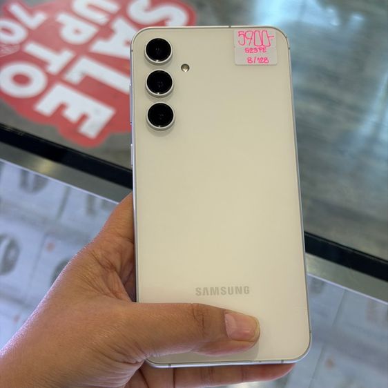 Samsung S23 FE 5G สีขาว เครื่องศูนย์ สภาพสวย ขอบรอยเล็กน้อย จอ6.4นิ้ว แรม8รอม128 กล้อง50ล้าน(3ตัว)😍😍 รูปที่ 2