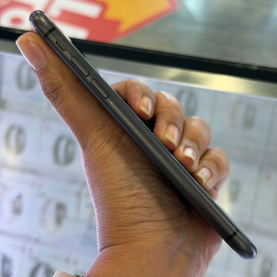 iPhone11 64GB สีดำ เครื่องศูนย์ โมเดลTH สภาพสวยมากๆ จอมีรอยขนแมวบ้าง😍😍 รูปที่ 3