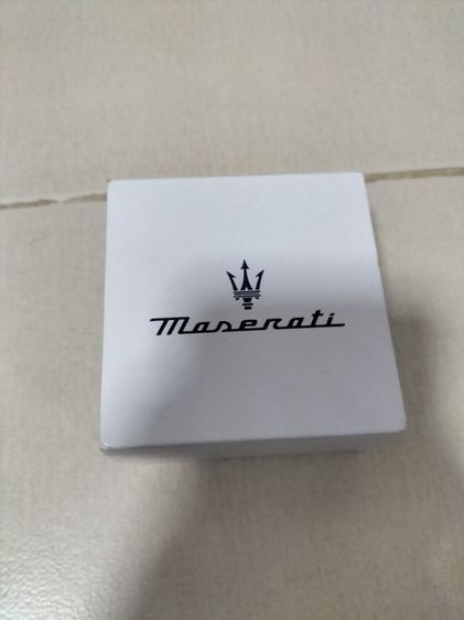 ขายสร้อยข้อมือรุ่นนี้คือ Maserati Jewels Recycled Leather Bracelet รุ่น JM223AVE16