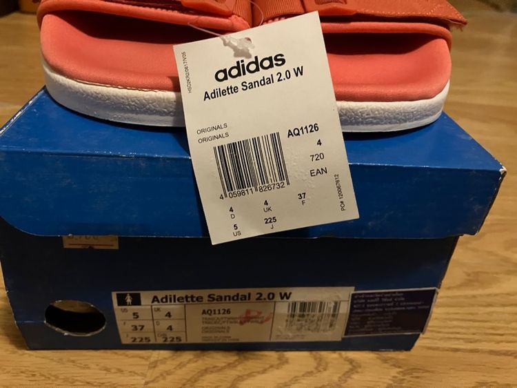 รองเท้า adidas ของแท้ เบอร์ 5 ของใหม่ ยังไม่เคยใส่ รูปที่ 2