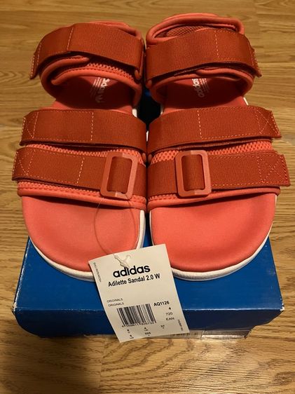 รองเท้า adidas ของแท้ เบอร์ 5 ของใหม่ ยังไม่เคยใส่