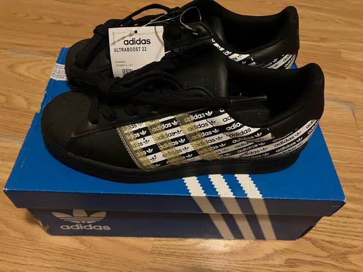 รองเท้า adidas ของแท้ เบอร์ 5 ของใหม่ ยังไม่เคยใส่  รูปที่ 2