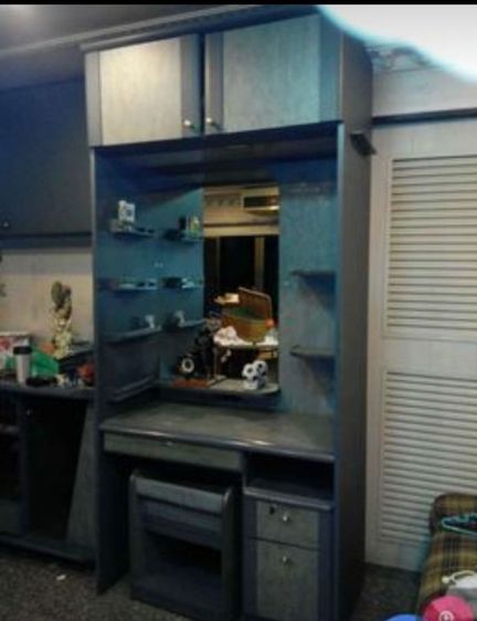 ตู้เครื่องแป้ง