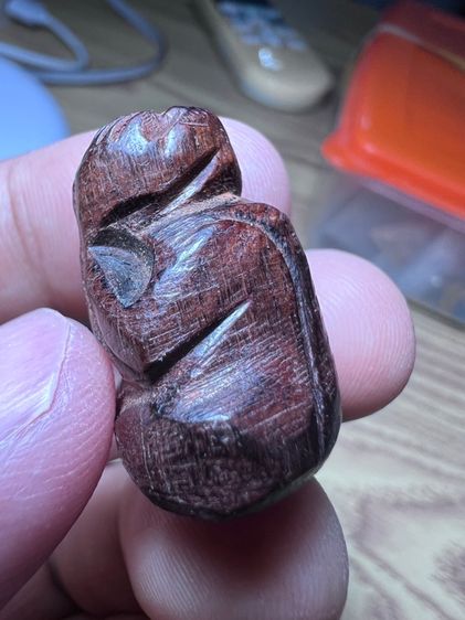 พระปิดตาไม้แกะหลวงพ่อโศก เพชรบุรี รูปที่ 2