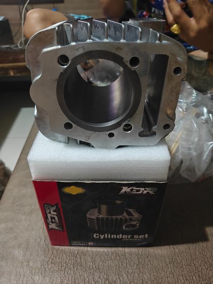 ลูกสูบ แหวนลูกสูบ เสื้อหล่อ kdr ลูก 67 ไม่ผ่านการใช้งานมือหนึ่งราคา 1,500 บาทต่อรองได้ของอยู่นนทบุรี