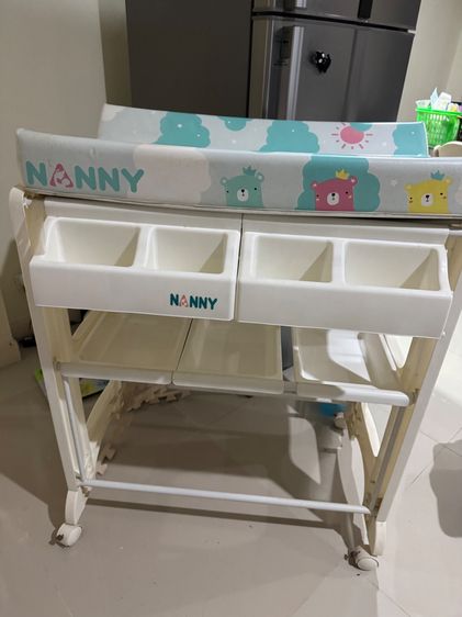 ของใช้สำหรับแม่ลูกอ่อน โต๊ะแต่งตัวเด็กทารก 