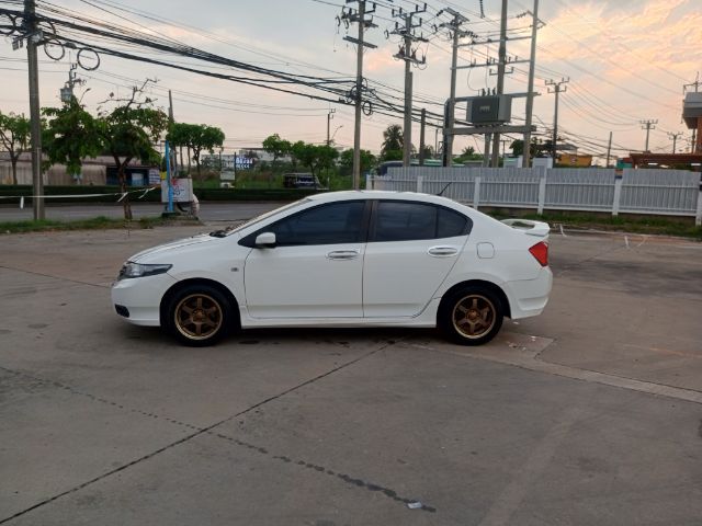 Honda City 2012 1.5 Sv i-VTEC Sedan เบนซิน ไม่ติดแก๊ส เกียร์อัตโนมัติ ขาว รูปที่ 4