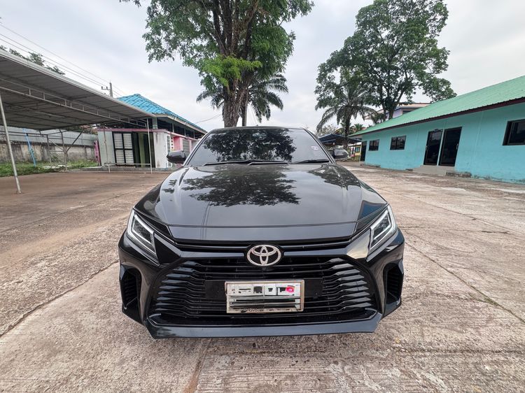 รถ Toyota Yaris ATIV 1.2 Premium สี ดำ