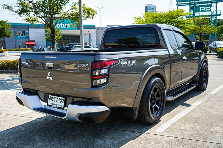 Mitsubishi Triton 2016 2.4 GLS Plus Pickup ดีเซล ไม่ติดแก๊ส เกียร์ธรรมดา เทา รูปที่ 4