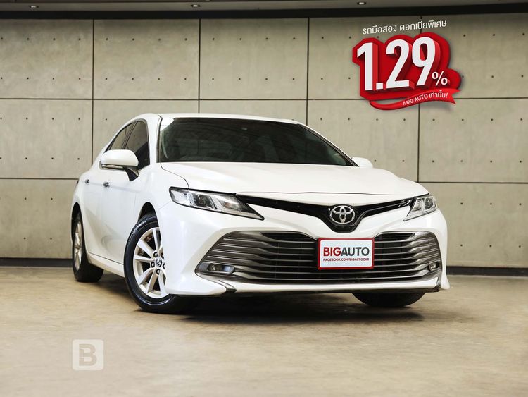 รถ Toyota Camry 2.0 G สี ขาว