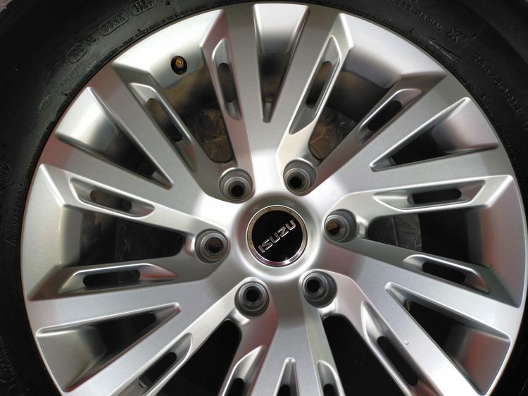 แม็กอีซูซุ ขอบ18 สีเดิม ป้ายแดง พร้อมยางมิชลิน 265 60 18 ปี24 ยางสวยทุกเส้นใส่ isuzu ตัวสูง mu-x mu 7 รูปที่ 6