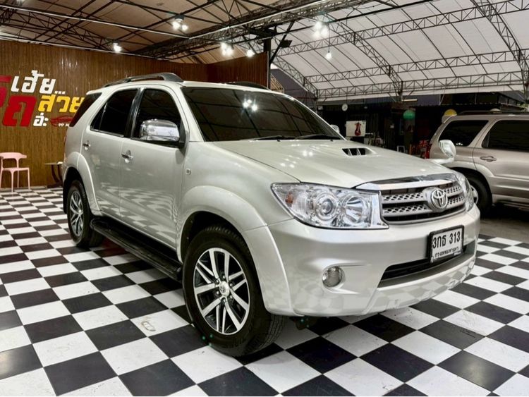 Toyota Fortuner 2007 3.0 V 4WD Van ดีเซล เกียร์อัตโนมัติ บรอนซ์เงิน รูปที่ 3