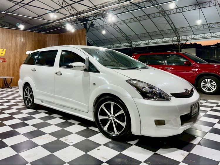 รถ Toyota Wish 2.0 ST3 สี ขาว