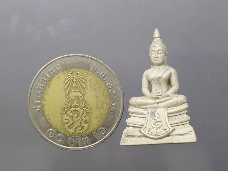พระพุทธโสธร รุ่นประวัติศาสตร์ 80 ปี กรมตำรวจ พ.ศ.2538 พร้อมกล่องเดิม จัดเป็นรุ่นที่รับความนิยมมาก พิธีใหญ่ เจตนาดี ประวัติการจัดสร้างชัดเจน  รูปที่ 8